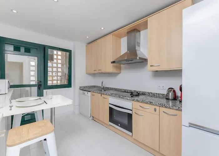 Awesome Views And Walk To The Beach! Rdr316 ماربيا